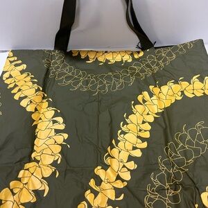 Puakenikeni Reversible Tote